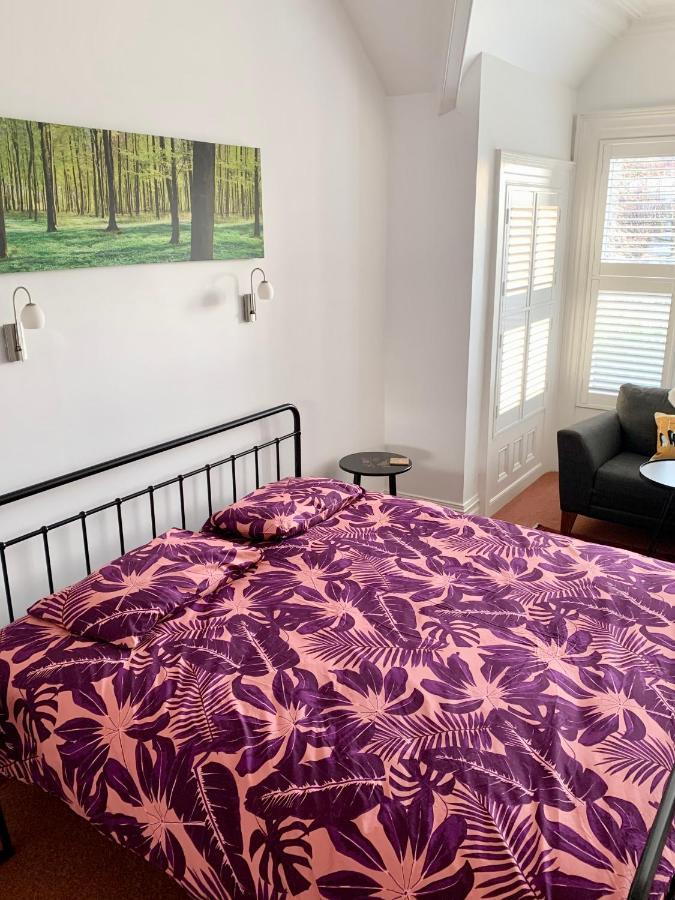 Derrin Guest House Ларн Екстер'єр фото