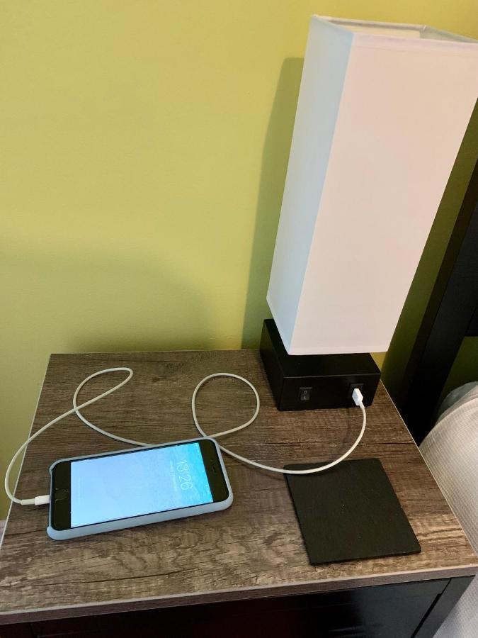 Derrin Guest House Ларн Екстер'єр фото